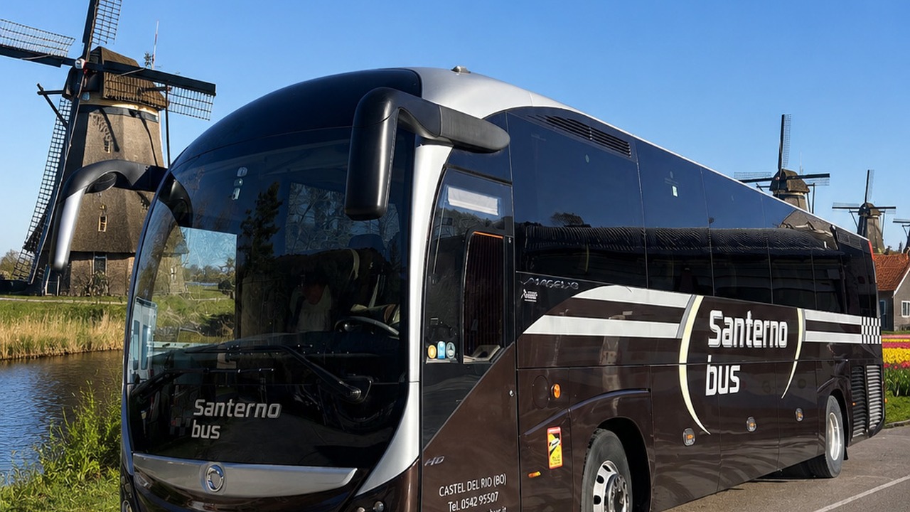 Miniatura Iveco Magelys Euro 5 laterale